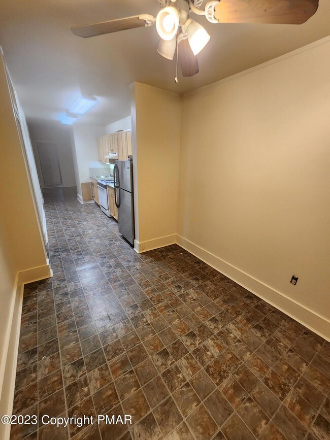 501 Thomas St unit 2, Stroudsburg, PA 18360 - photo 3