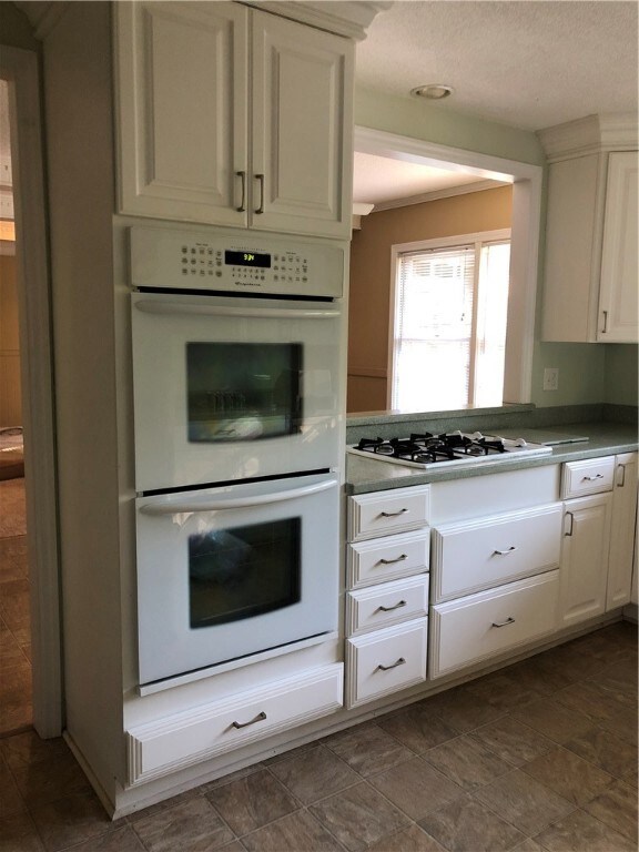 Updated Kitchen with Double Ovens, Gas Cooktop