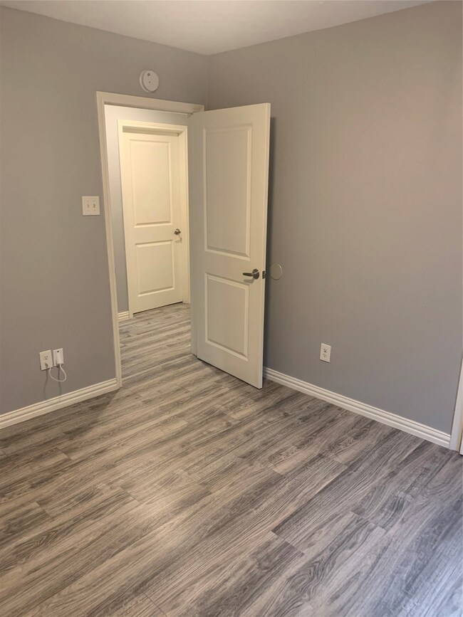 937 Marcolin St, Houston, TX 77088 - photo 7