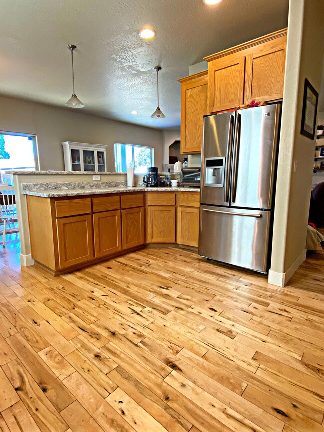 3131 Bursell Rd, Central Point, OR 97502 - photo 6