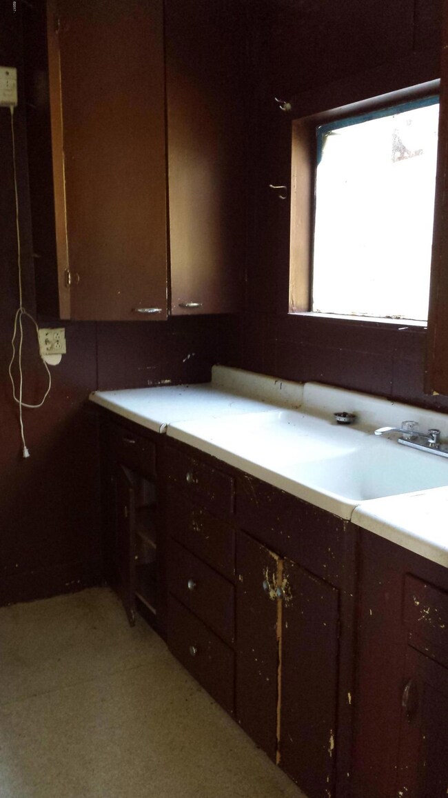 2027 SE 8th St, Lincoln City, OR 97367 - photo 7