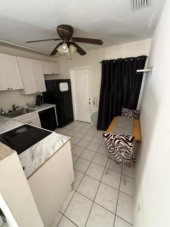 1710 NE 8th St unit 3, Fort Lauderdale, FL 33304 - photo 5