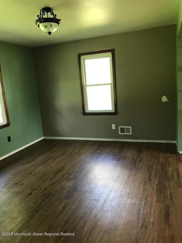 401 Port Monmouth Rd, North Middletown, NJ 07748 - photo 4