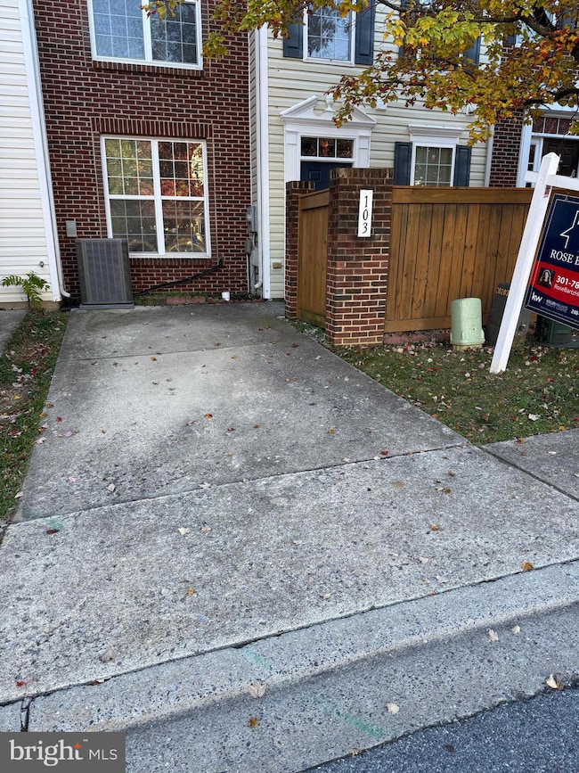 103 Whiskey Creek Cir, Frederick, MD 21702 - photo 3
