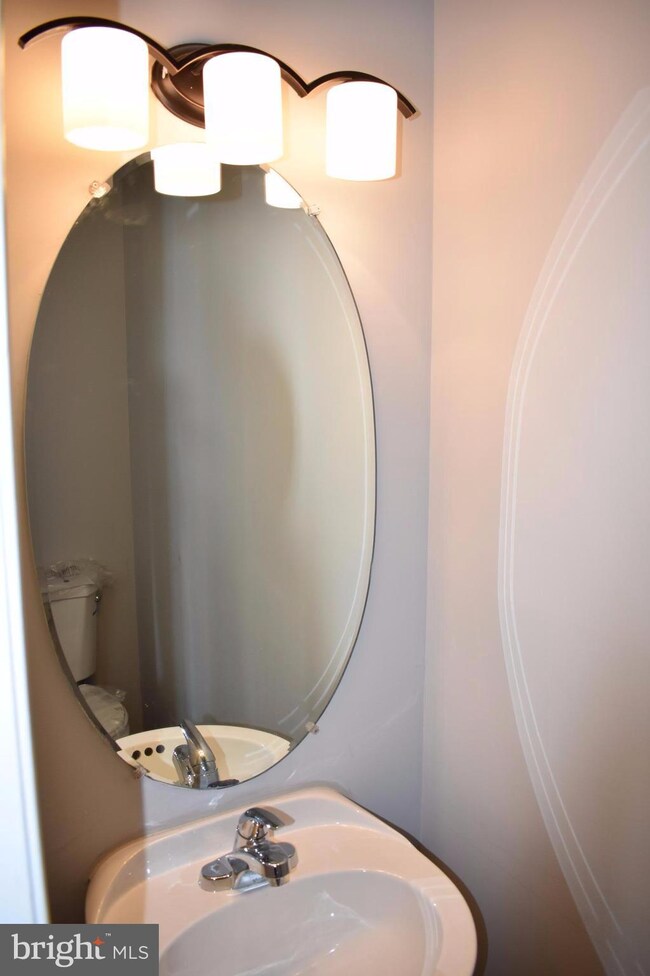 8960 Quail Run Dr, Perry Hall, MD 21128 - photo 4