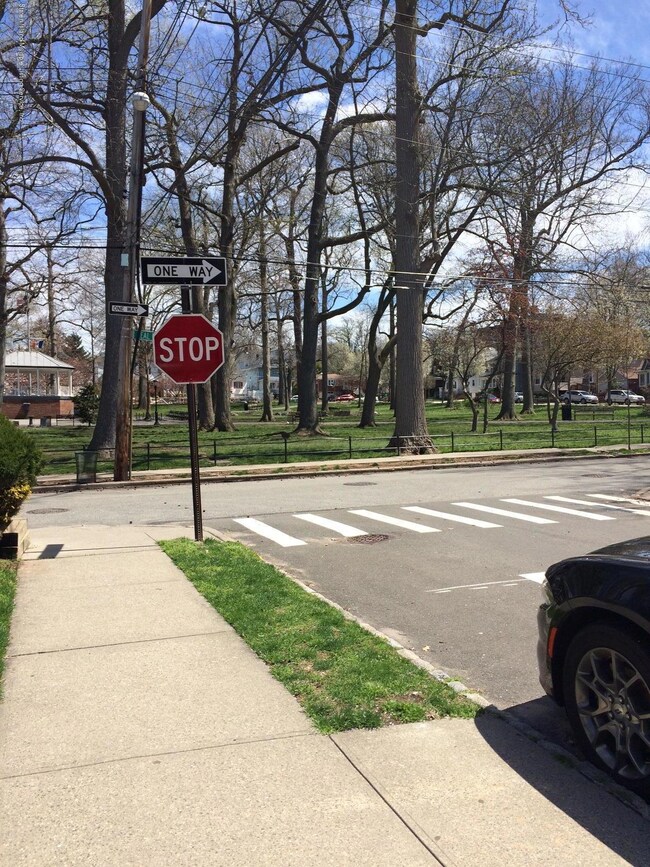 145 Garrison Ave, Staten Island, NY 10314 - photo 5