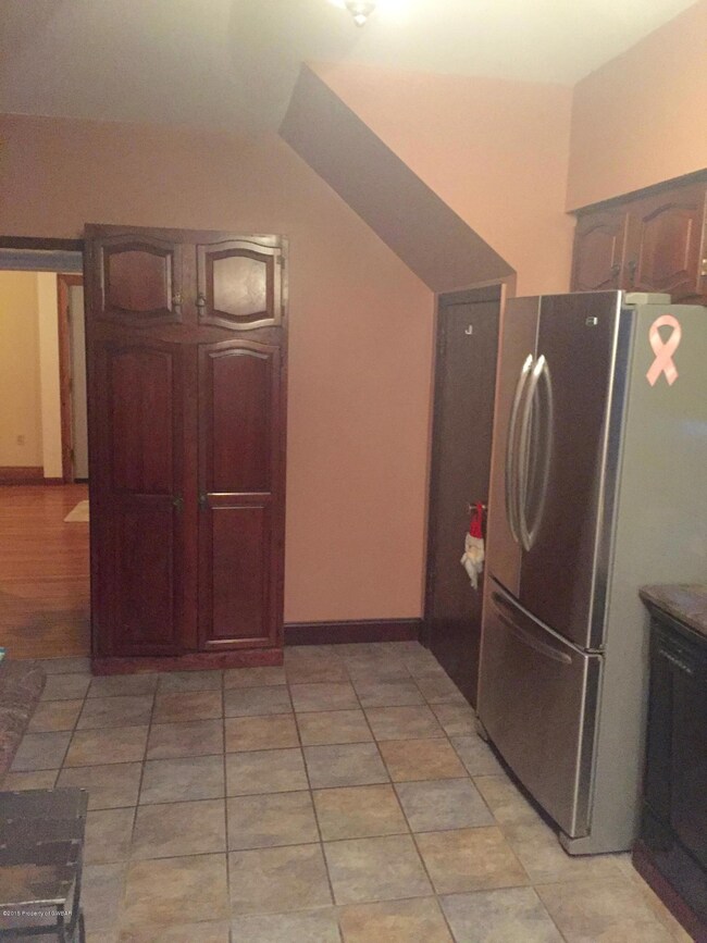 351 Rutter Ave, Kingston, PA 18704 - photo 7