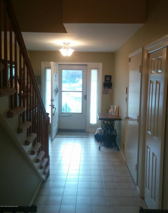 33 whitesands little sil foyer