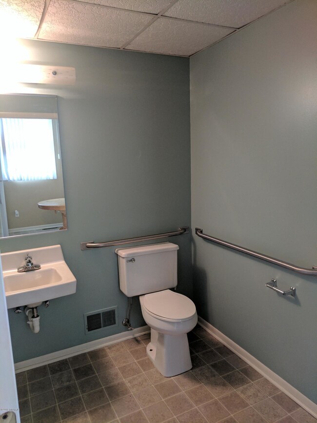 304 Maple St, Big Rapids, MI 49307 - photo 5
