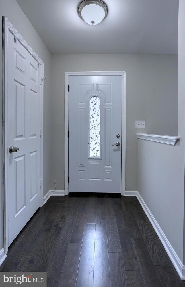 742 Villager Cir, Dundalk, MD 21222 - photo 4