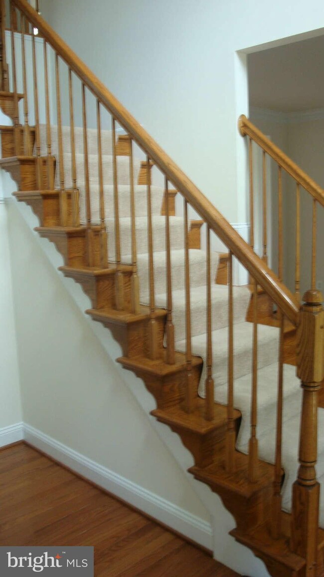 3311 Mccorkle Ct, Triangle, VA 22172 - photo 3