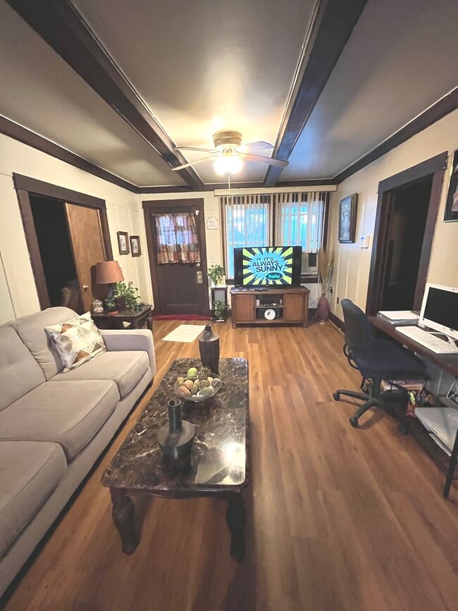 808 W Clayton St, Waukegan, IL 60085 - photo 4