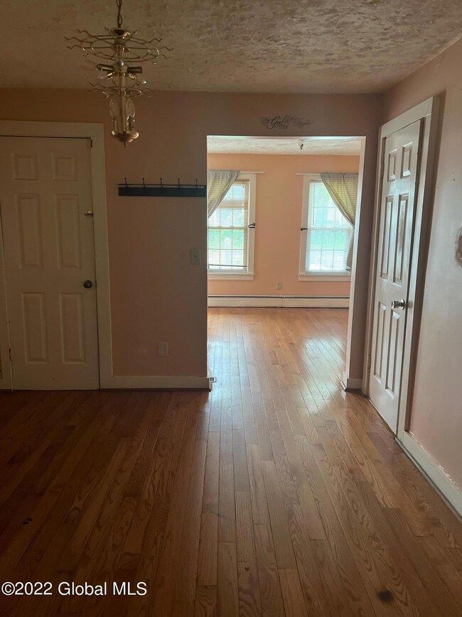 21 1/2 Moyston St, Schenectady, NY 12307 - photo 2