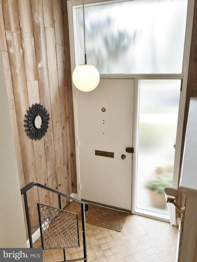 3609 Sandy Ct, Kensington, MD 20895 - photo 4