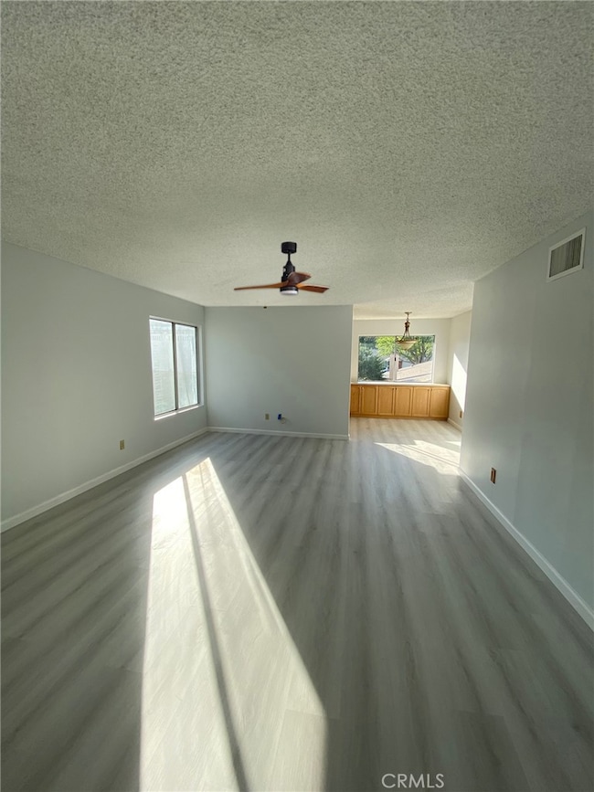 19724 Avenue of The Oaks, Newhall, CA 91321 - photo 2