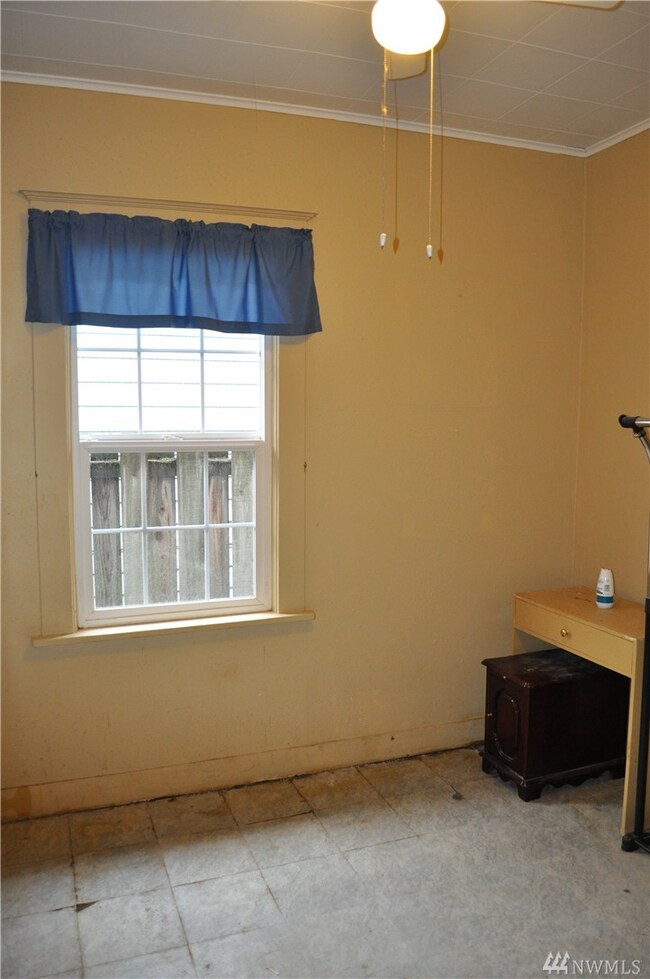 2528 19th St, Everett, WA 98201 - photo 4