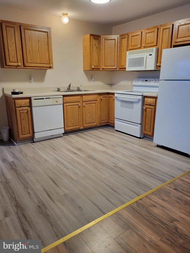 3015 Avalon Ln unit 3015, Paw Paw, WV 25434 - photo 6