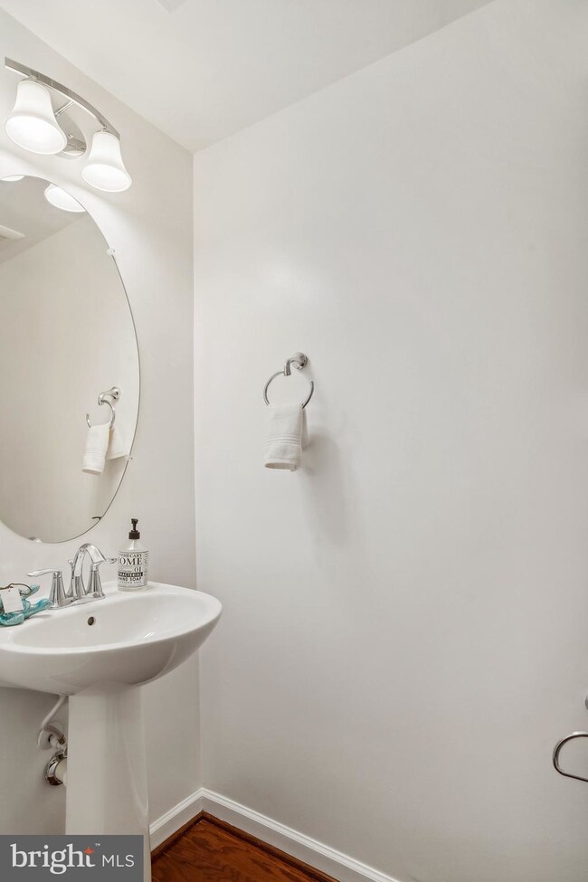 12741 Longford Glen Dr, Germantown, MD 20874 - photo 6