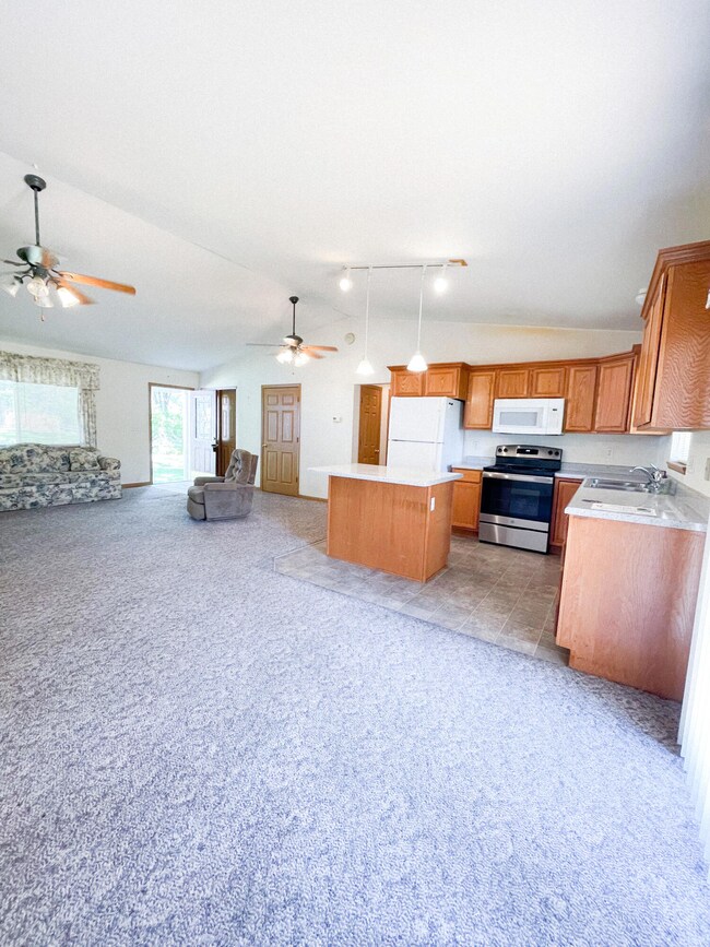 14 Pine Ln, Kimberling City, MO 65686 - photo 3