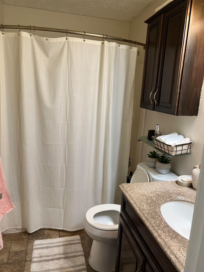 545 Calef Rd unit 28, Manchester, NH 03103 - photo 6