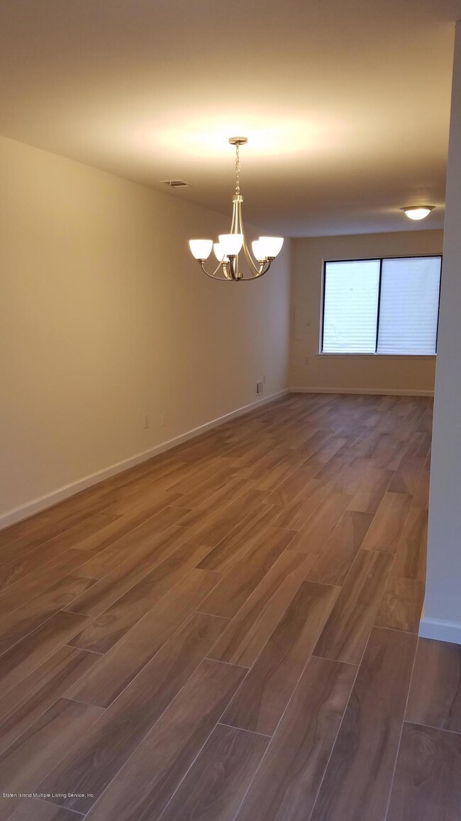 21 Redwood Loop unit 329, Staten Island, NY 10309 - photo 6