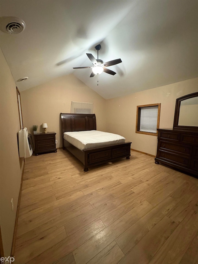 704 Bay Rd, Bay City, MI 48706 - photo 3