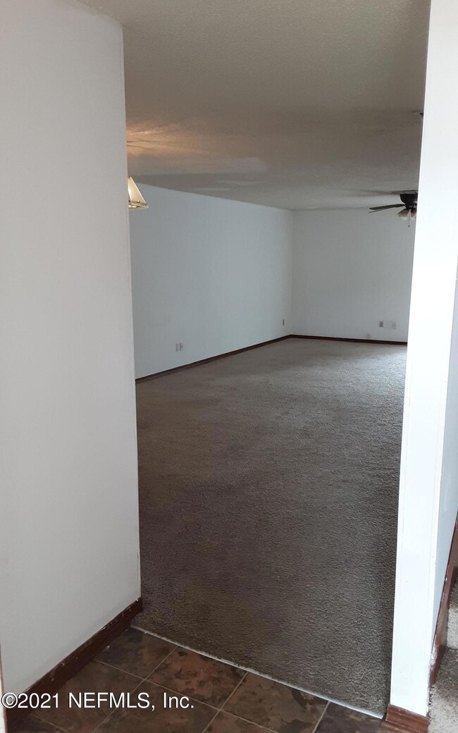 7690 Jana Ln S, Jacksonville, FL 32210 - photo 4