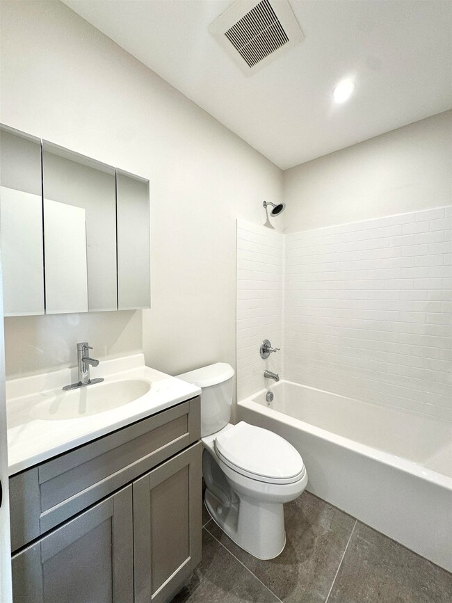 103 Bostwick Ave unit 3C, Jersey City, NJ 07305 - photo 5