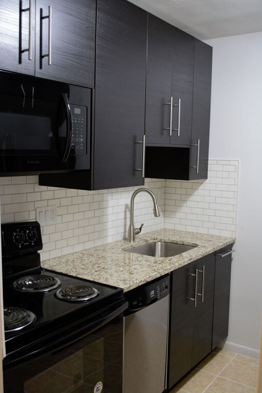 Hillview Condominium unit 558, West Roxbury, MA 02132 - photo 5