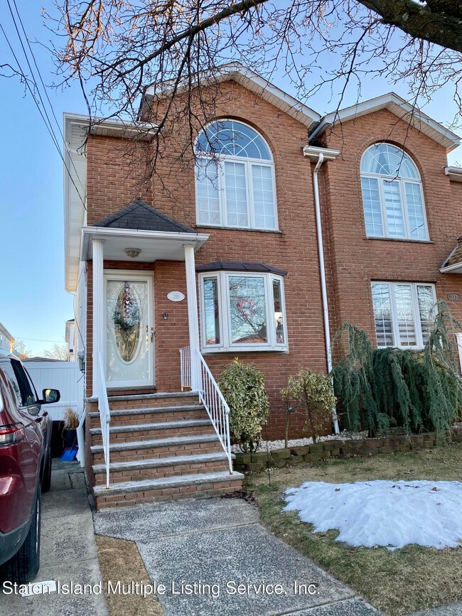 270 Malvine Ave, Staten Island, NY 10309 - photo 3