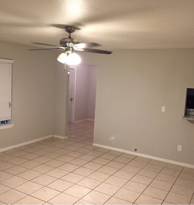 2533 Glen Ave, Houston, TX 77088 - photo 2