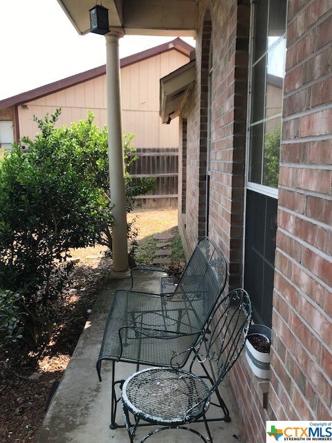 2017 Castle Gate Cir, San Marcos, TX 78666 - photo 2