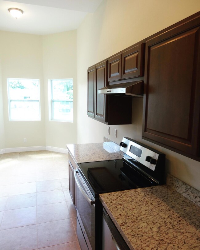 6650 Westview Dr, Lake Worth, FL 33462 - photo 6