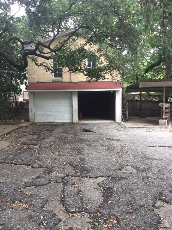 545 W Hopkins St, San Marcos, TX 78666 - photo 3