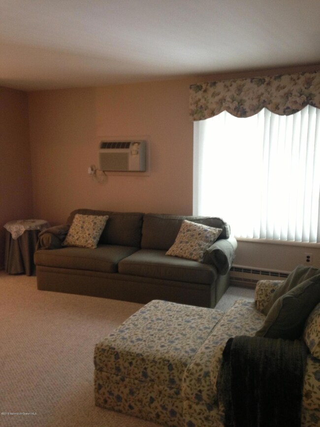 CB LIVING ROOM 2