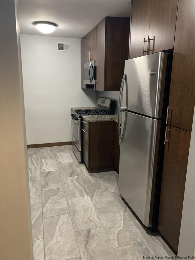 7 Knightsbridge unit B, Poughkeepsie, NY 12603 - photo 6