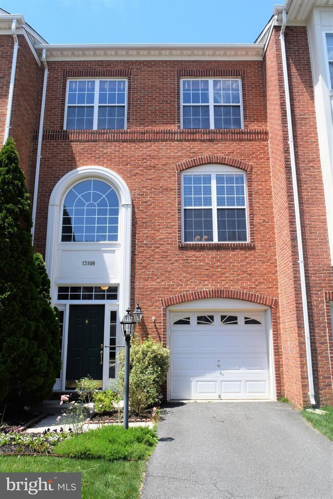 13108 Park Crescent Cir, Herndon, VA 20171 - photo 2