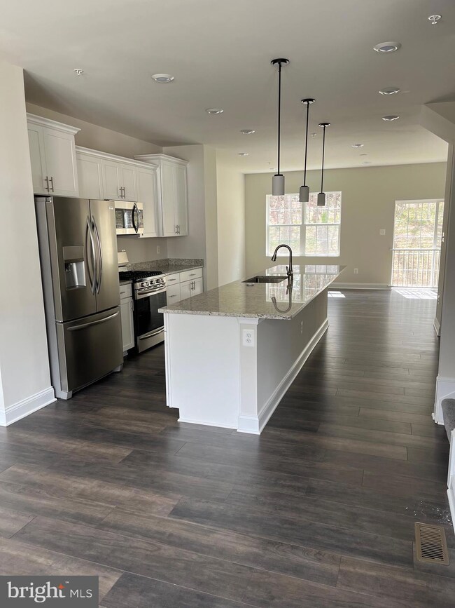 45496 Woodslea Way, California, MD 20619 - photo 2