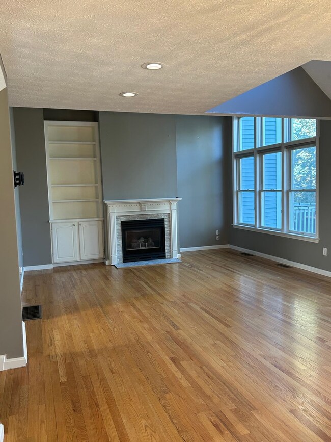 37 Hawthorne Village Rd unit U361, Nashua, NH 03062 - photo 3