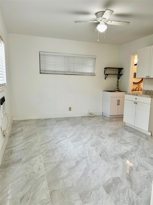 1301 SE 22nd Ave unit 4, Pompano Beach, FL 33062 - photo 4