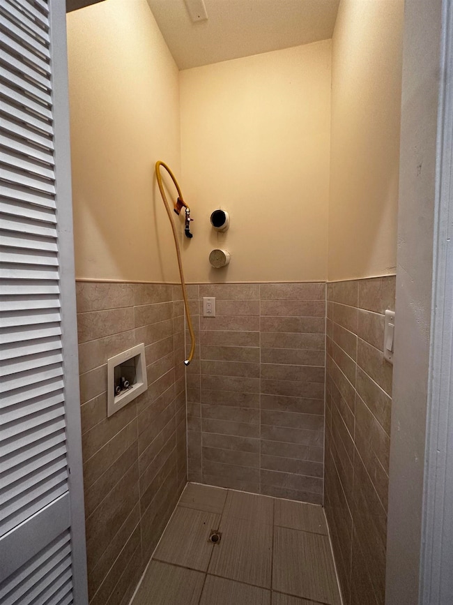 134 Bostwick Ave unit 2, Jersey City, NJ 07305 - photo 6