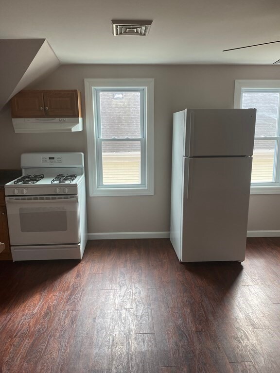 31 Hanover St unit 3, Fall River, MA 02720 - photo 3