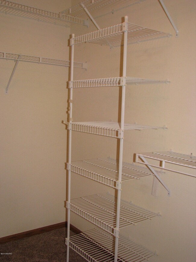 1824 Cross Bend St NE unit 75, Grand Rapids, MI 49505 - photo 6