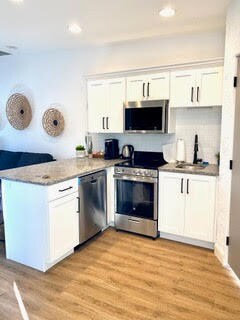Amira kitchen