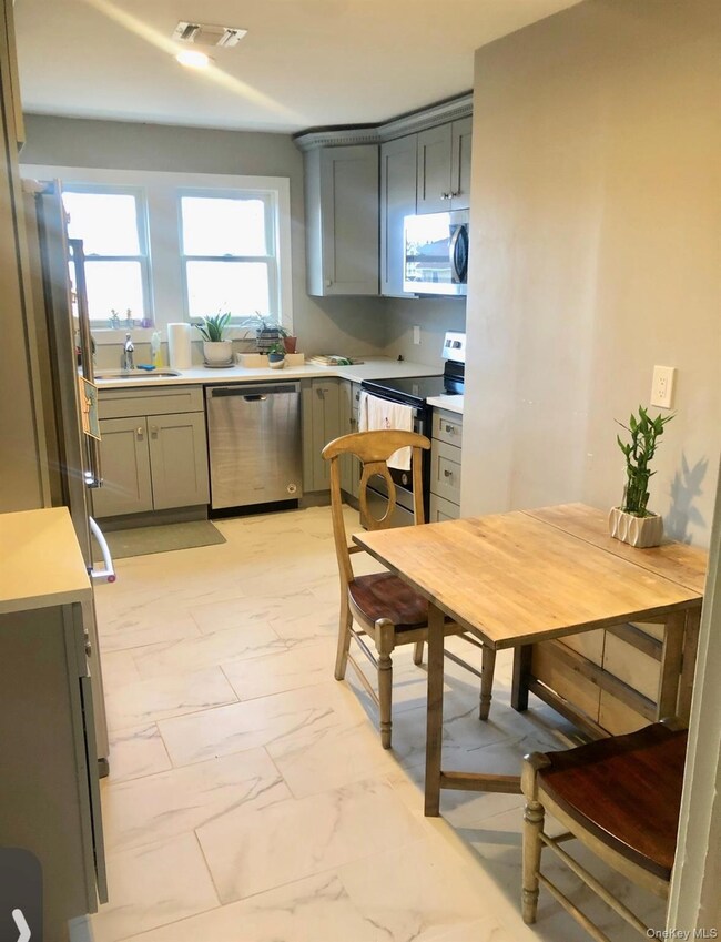 41 Lafayette Ave unit B, Westbury, NY 11590 - photo 2