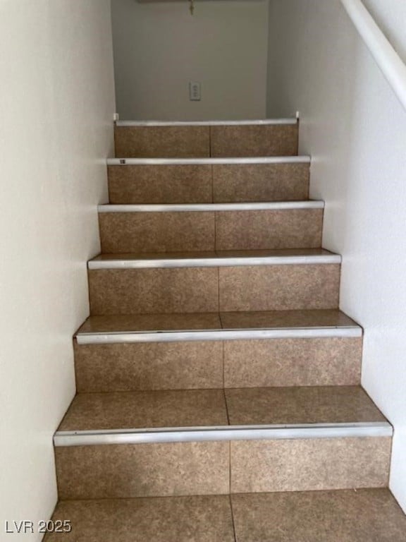 6427 Rusticated Stone Ave unit 101, Henderson, NV 89011 - photo 2