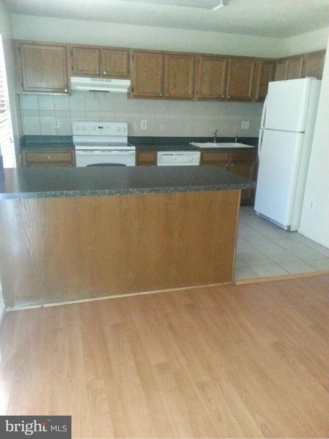 872 Nalley Rd, Hyattsville, MD 20785 - photo 5