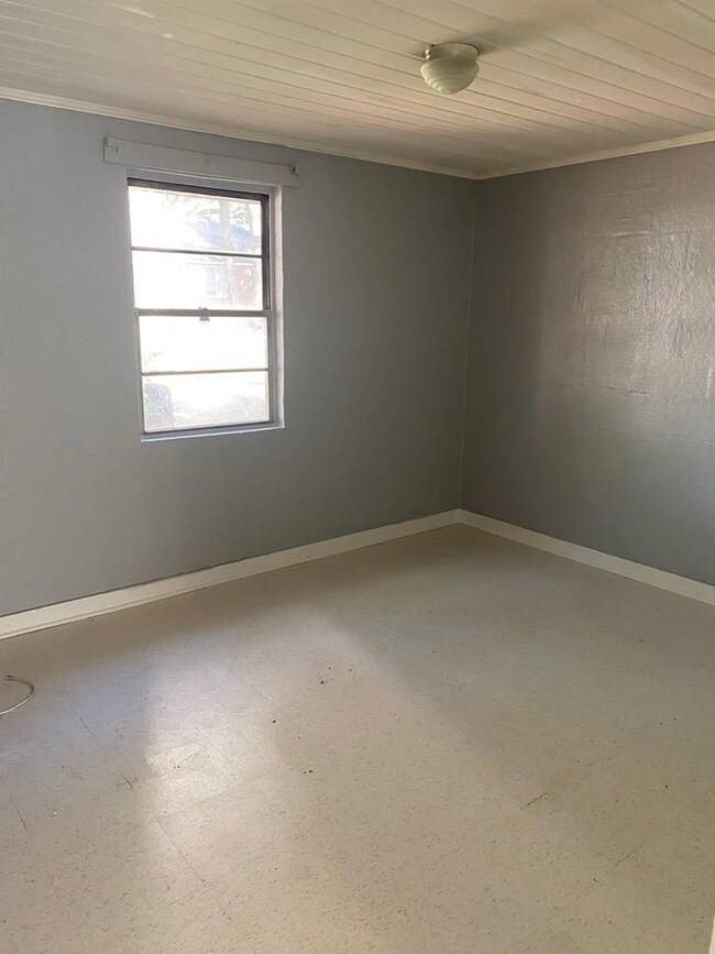 1210 Gillespie Ave, Albany, GA 31707 - photo 5
