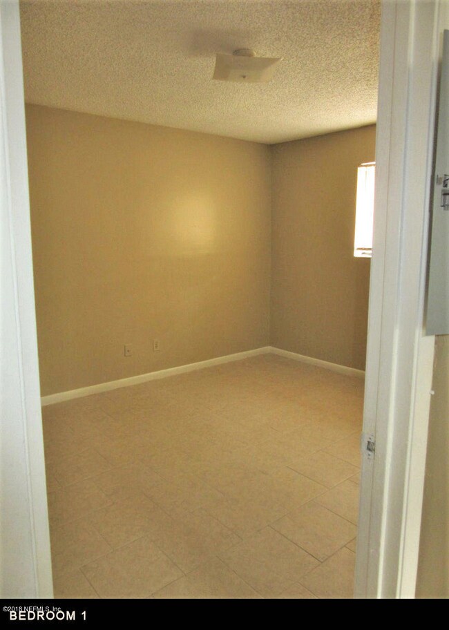 5147 Westchase Ct, Jacksonville, FL 32210 - photo 5