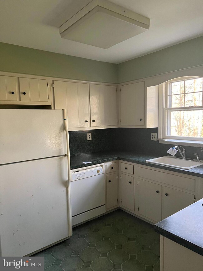 39 Sylvan Dr, Pottstown, PA 19465 - photo 5